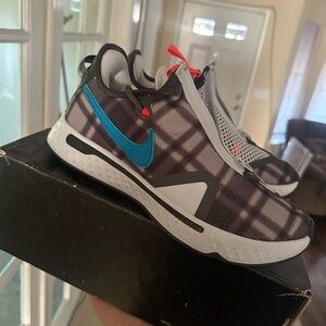 Nike PG4